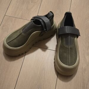 NWOT UGG PeakMod Lowcut Sneakers Sz 9